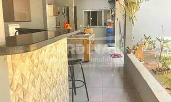 Imagem 3: Casa 2 Dormitórios com piscina e área de churrasco