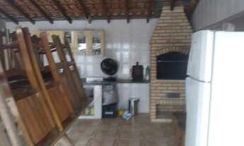 Imagem 3: Chacara com 2 casas, uma de madeira e uma de alvenaria, piscina