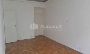 Imagem 7: Apartamento dois quartos , com dependência na rua Tonelero - Copacabana