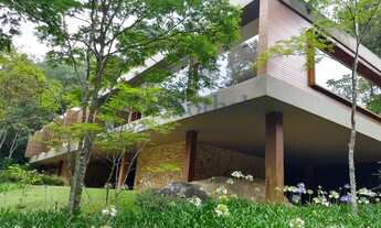 Imagem 4: Casa de condomínio com projeto de Márcio Kogan