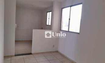 Imagem 3: Apartamento com 2 dormitórios para alugar, 46 m² por R$ 550,00/mês - Piracicamirim - Pirac