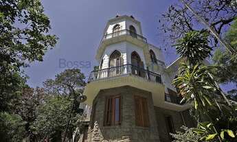 Imagem 5: Castelo histórico com vista para Baía de Guanabara