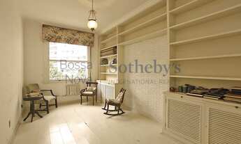 Imagem 5: Frente ao metrô, amplo e arejado com vista para o verde