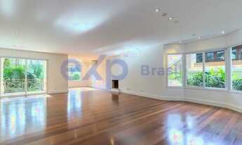 Imagem 5: Casa de Alto Padrão em Condomínio de 710 m² no Jardim Petrópolis, São Paulo