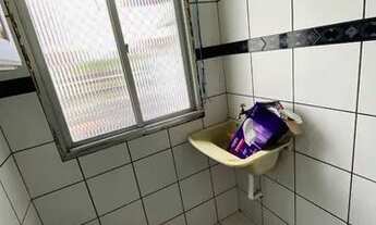 Imagem 7: Apartamento de 2 Dormitórios com Sacada e Portaria na Vila Antártica, 50 Metros da Pista