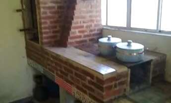 Imagem: Vendo casa com fogão de lenha e churrasqueira