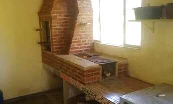Imagem 6: Vendo casa com fogão de lenha e churrasqueira
