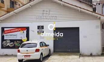 Imagem 2: Casa comercial para locação no centro com vagas de estacionamento