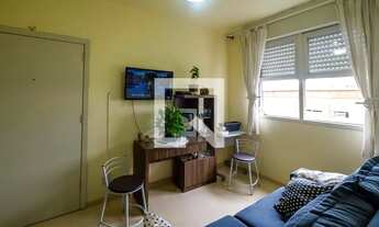 Imagem 2: Apartamento para Aluguel - Camaquã, 2 Quartos, 59 m2