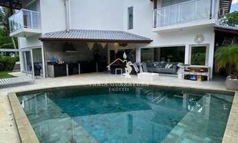 Imagem: Mansão pé na areia com vista panorâmica