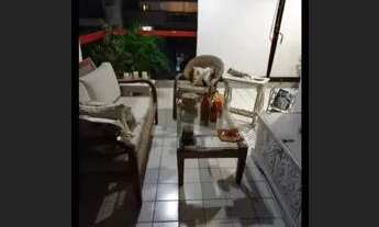 Imagem 5: Quarto lindamente mobiliado no melhor ponto da Barra da Tijuca