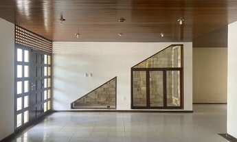 Imagem 3: Casa para aluguel e venda com 390 metros quadrados, 6 quartos sendo 3 suítes, no Bairro do