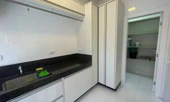 Imagem 7: Sobrado para aluguel e venda possui 430 metros quadrados com 4 quartos