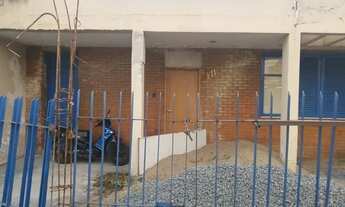 Imagem 2: Casa comercial p/ aluguel possui 100 metros quadrados com 4 quartos em Aterrado - Volta Re