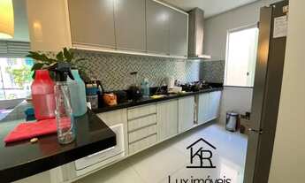 Imagem 2: 3 suítes, fino acabamento e painel solar