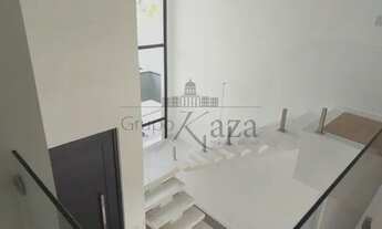 Imagem 7: Casa de condomínio sobrado para venda possui 410 metros quadrados com 5 quartos