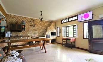 Imagem 3: Casa em Peruíbe com 4 quartos e amplo quintal com espaço para piscina e lazer