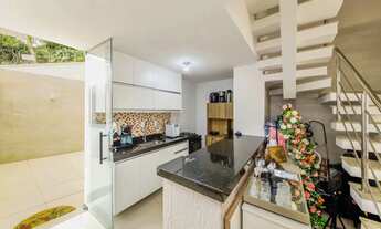 Imagem 6: Casa duplex em condomínio fechado e reservado para venda