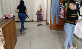 Imagem 3: Loja de roupas montada bairro. Laranjeiras Betim rua principal