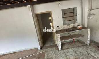 Imagem 7: Casa comercial disponível para locação no bairro Nossa Senhora Aparecida em Uberlândia - M