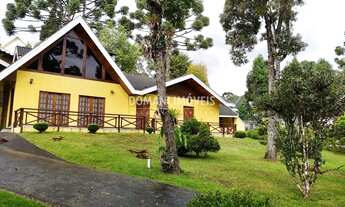 Imagem 3: Casa Charmosa com Terreno Plano à Venda na Região de Capivari - Campos do Jordão/SP
