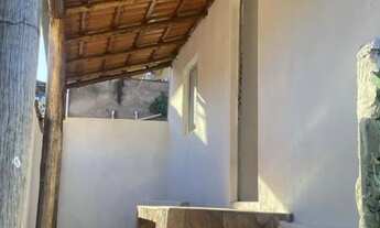 Imagem: Casa com 3 Quartos, Garagem e Quintal