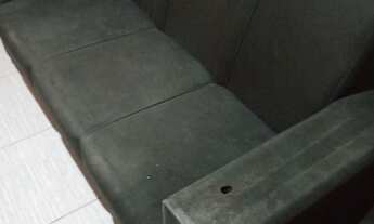 Imagem 3: Sofá preto Casa com venda por R$250