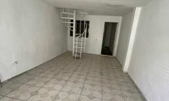 Imagem 4: Oportunidade,casa geminada indvl, no bairro lagoinha leblon,aind,com suite e varanda