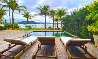 Imagem: Casa pé na areia em condomínio com lazer