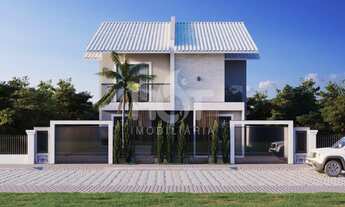 Imagem 1: Casa à venda, com 3 suítes, perto da praia no Campeche, FLORIANÓPOLIS - SC