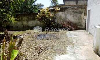 Imagem 2: Casa com 3 quartos em Vila Valqueire. Rua Quiririm