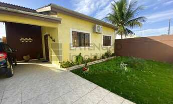 Imagem: Casa com 4 Dormitórios e 200m² no Bairro