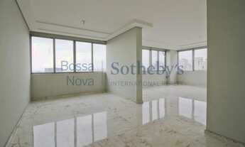 Imagem 3: Apartamento amplo em prédio tradicional