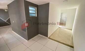 Imagem 5: Ótima casa na Pavuna com varandão, 2 quartos, quintal, piscina e 2 vagas, documentação ok