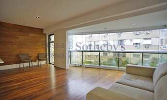 Imagem 1: Cobertura com piscina em prédio imponente