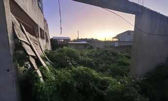 Imagem 2: Terreno vazio para aluguel