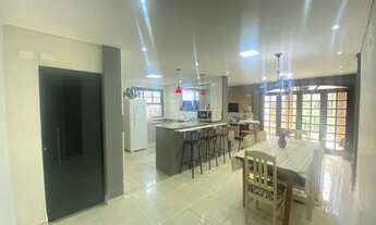 Imagem 4: Sobrado com 2 Apartamentos total de 6 Quartos no Centro de Guaratuba