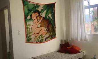 Imagem 2: Quarto (preferencialmente para mulheres) na Trindade 5 minutos do titri