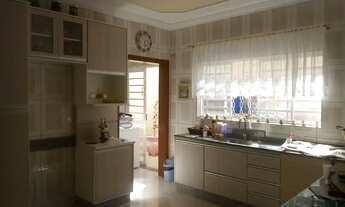 Imagem 6: Sobrado para venda possui 192 metros quadrados com 3 quartos