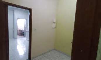 Imagem 7: Casa a venda com 4 quartos, sala de estar e sala de jantar, localizada próx à avenida das