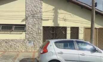 Imagem: Botucatu - Casa Padrão - Centro