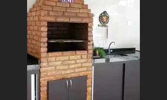 Imagem 5: Casa para aluguel e venda possui 230 metros quadrados com 4 Qt