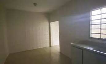 Imagem 6: Casa com 02 dormitórios, sala, cozinha, banheiro e área de serviço - sem vaga de garagem