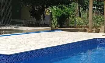 Imagem: Você procura um sitio bem cuidado com piscina