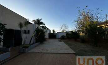 Imagem 2: Casa de Luxo 4D/3S, 220M², 3 Vagas no Carandá Bosque, Campo Grande - R$1.5m