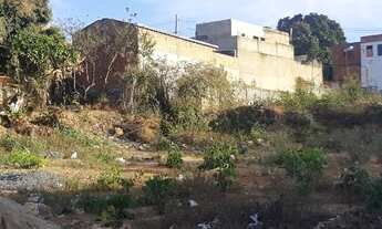 Imagem: Lote/Terreno para venda possui 720 metros