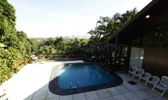 Imagem 5: Casa integrada á natureza em localização cobiçada