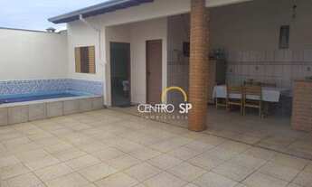 Imagem: Residência com Piscina e churrasqueira