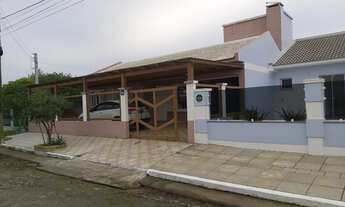 Imagem 2: Casa para venda possui 96 metros quadrados com 3 quartos em Oásis do Sul - Tramandaí - RS