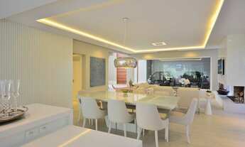 Imagem 7: Casa de condomínio para venda tem 400 metros quadrados com 4 quartos